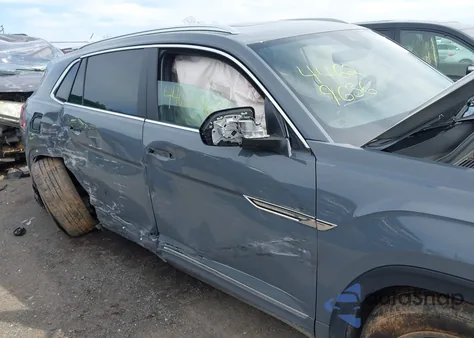 2024 Volkswagen Atlas Cross Sport 2.0T Sel R-Line z USA, uszkodzony, nr VIN 1V2AE2CA5RC239768